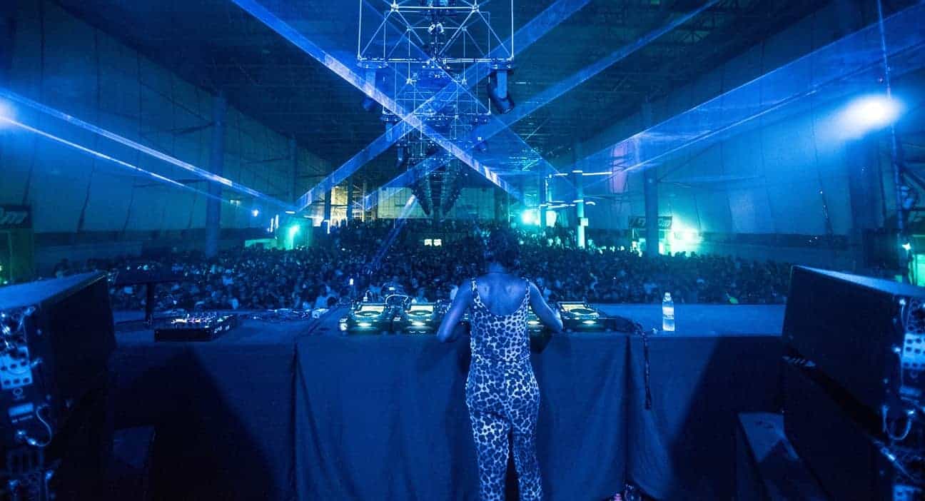 SHINEDOE: La soberana holandesa con sabor afrolatino en la TechnoFeria2