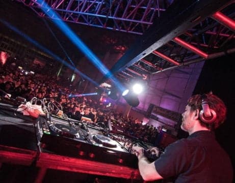 STEVE BICKNELL: Desde el núcleo de la escena global hacia 7 HOURS NON.STOP en MUTE