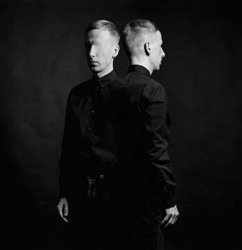 Vídeo: Ten Walls – Walking With Elephants