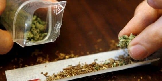 Fumar marihuana legal ya es posible en dos clubes de Colorado, Estados Unidos