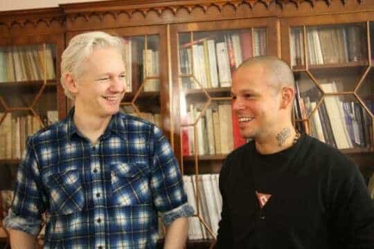 Julian Assange y Calle 13 harán una colaboración juntos…