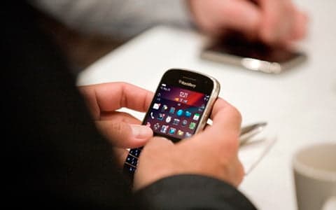 Facebook renueva su imagen en BlackBerry